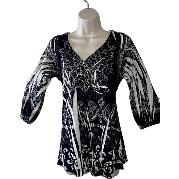 Ladies Energe medium black and white design short tunic,dress or top on most - Picture 4 of 15
